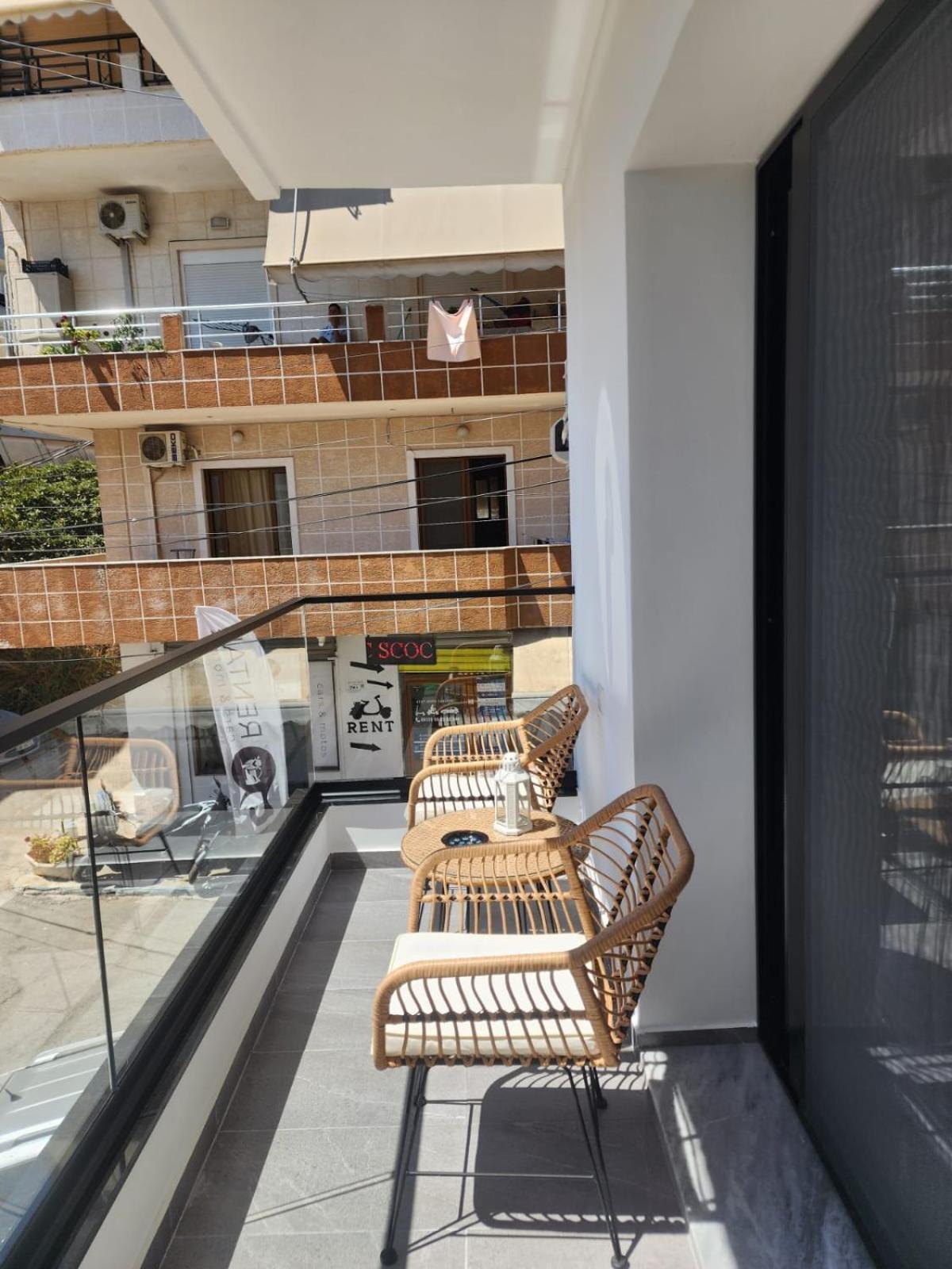 Apartment Renovated 2br Retreat Near The Sarandë