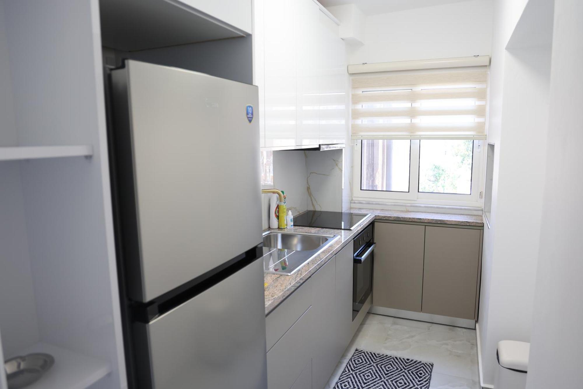 Renovated 2br Retreat Near The Apartment *